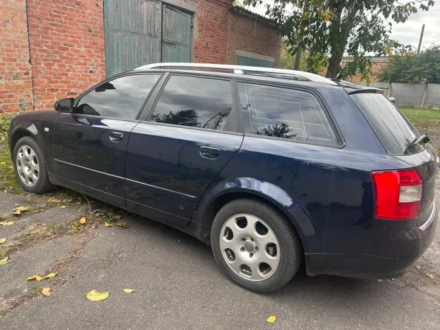 Audi A4 - фото 4