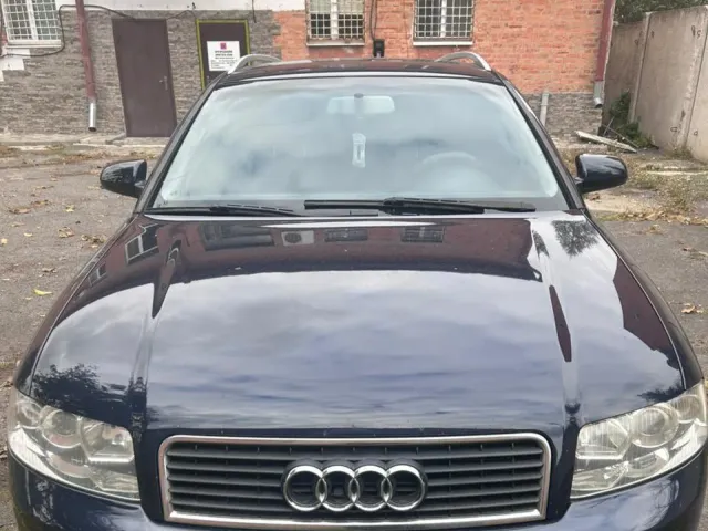 Audi A4 - фото 1