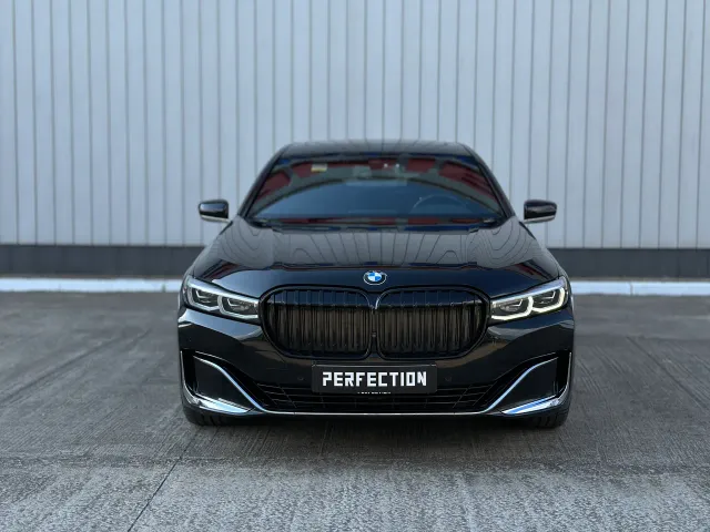 BMW 7 серії - фото 1