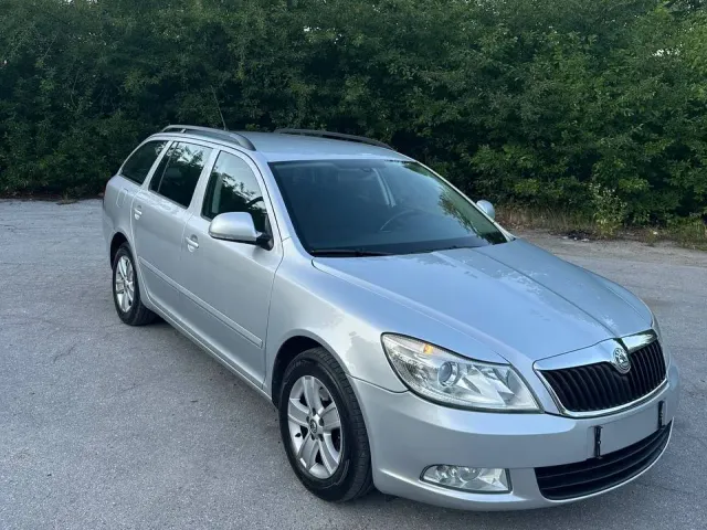 Skoda Octavia - фото 4