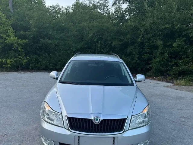 Skoda Octavia - фото 3
