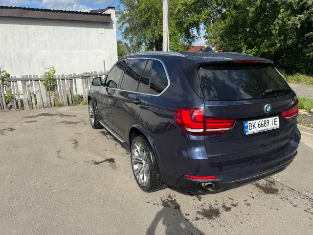 BMW X5 - фото 1