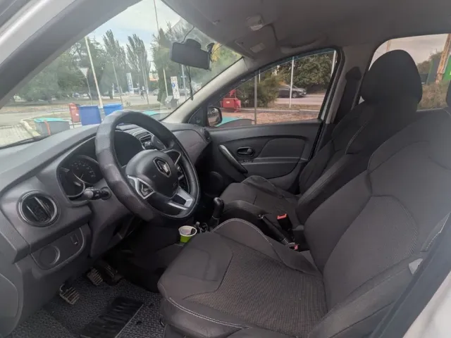 Renault Logan - фото 5