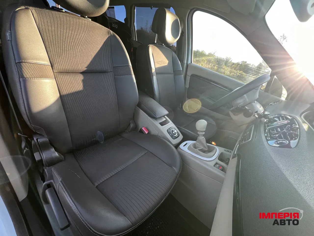 Renault Scenic - фото 23