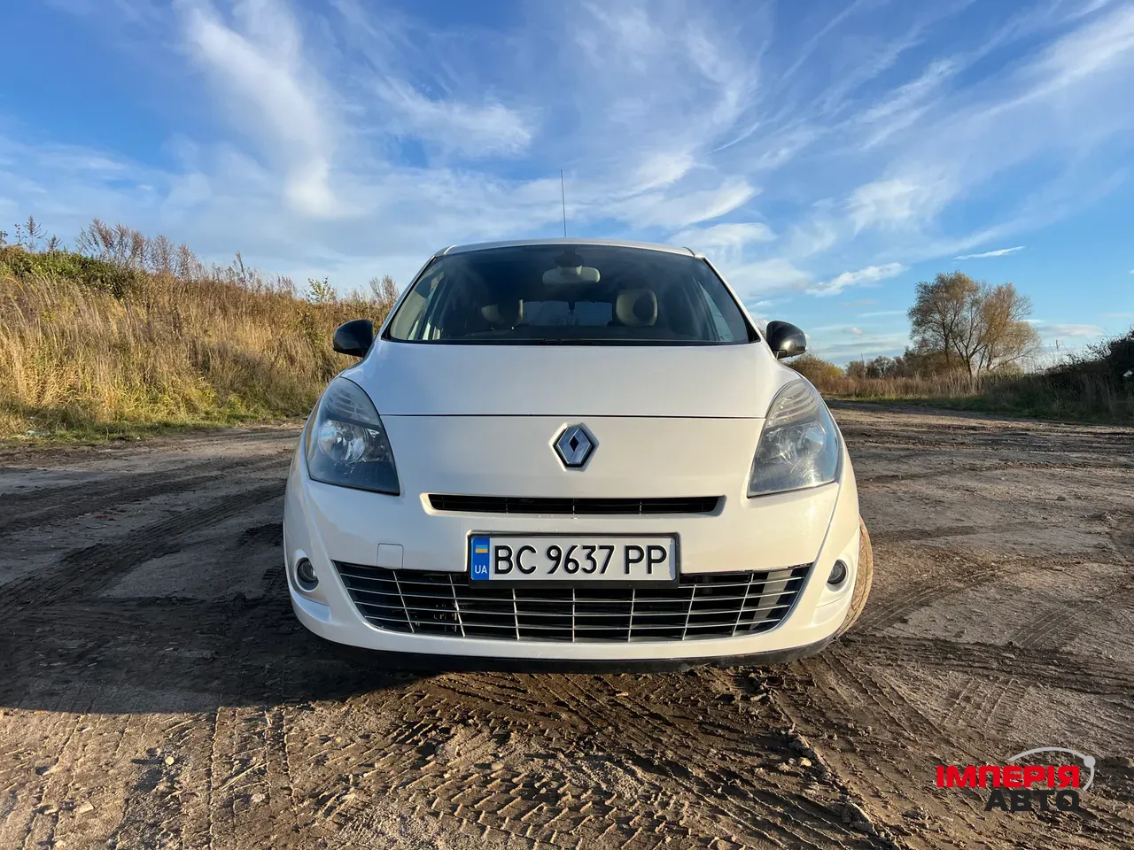 Renault Scenic - фото 7