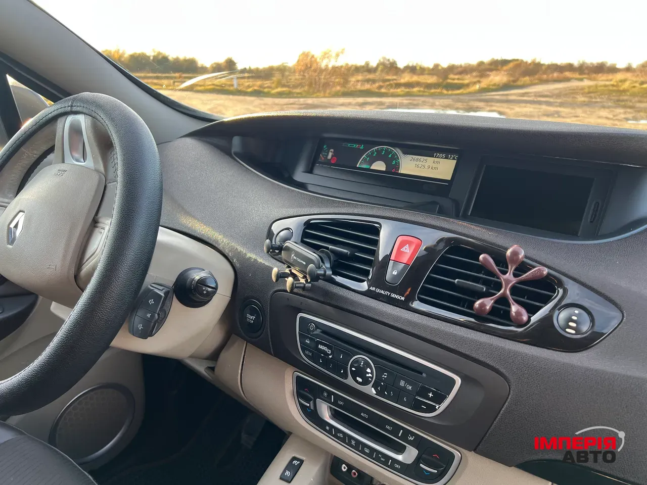 Renault Scenic - фото 9