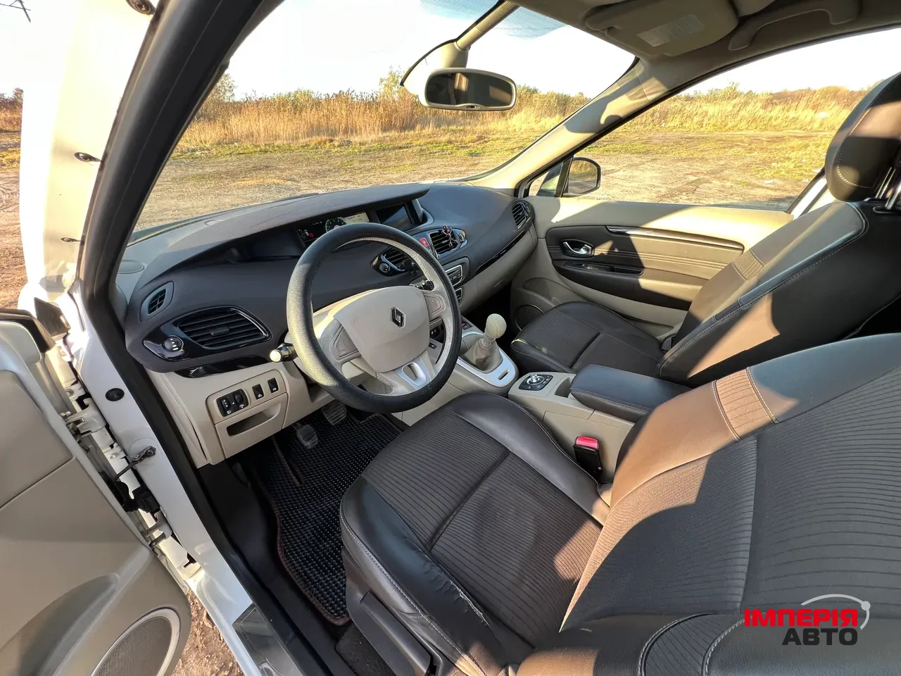 Renault Scenic - фото 14