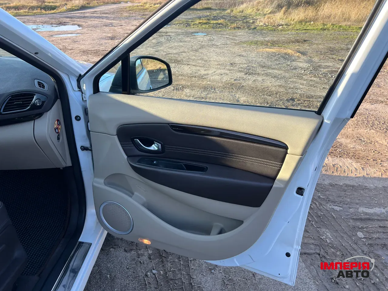 Renault Scenic - фото 21