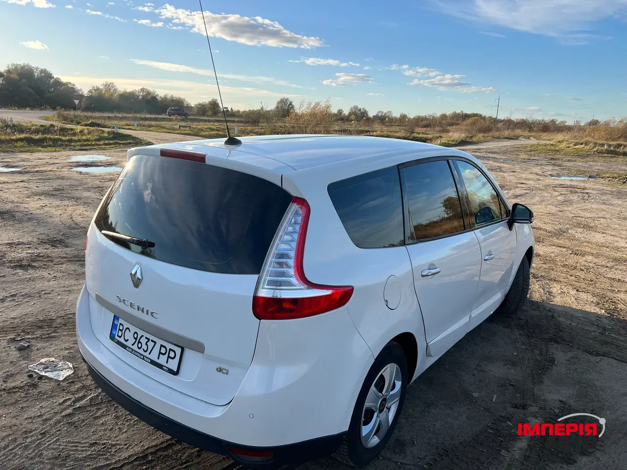 Renault Scenic - фото 3