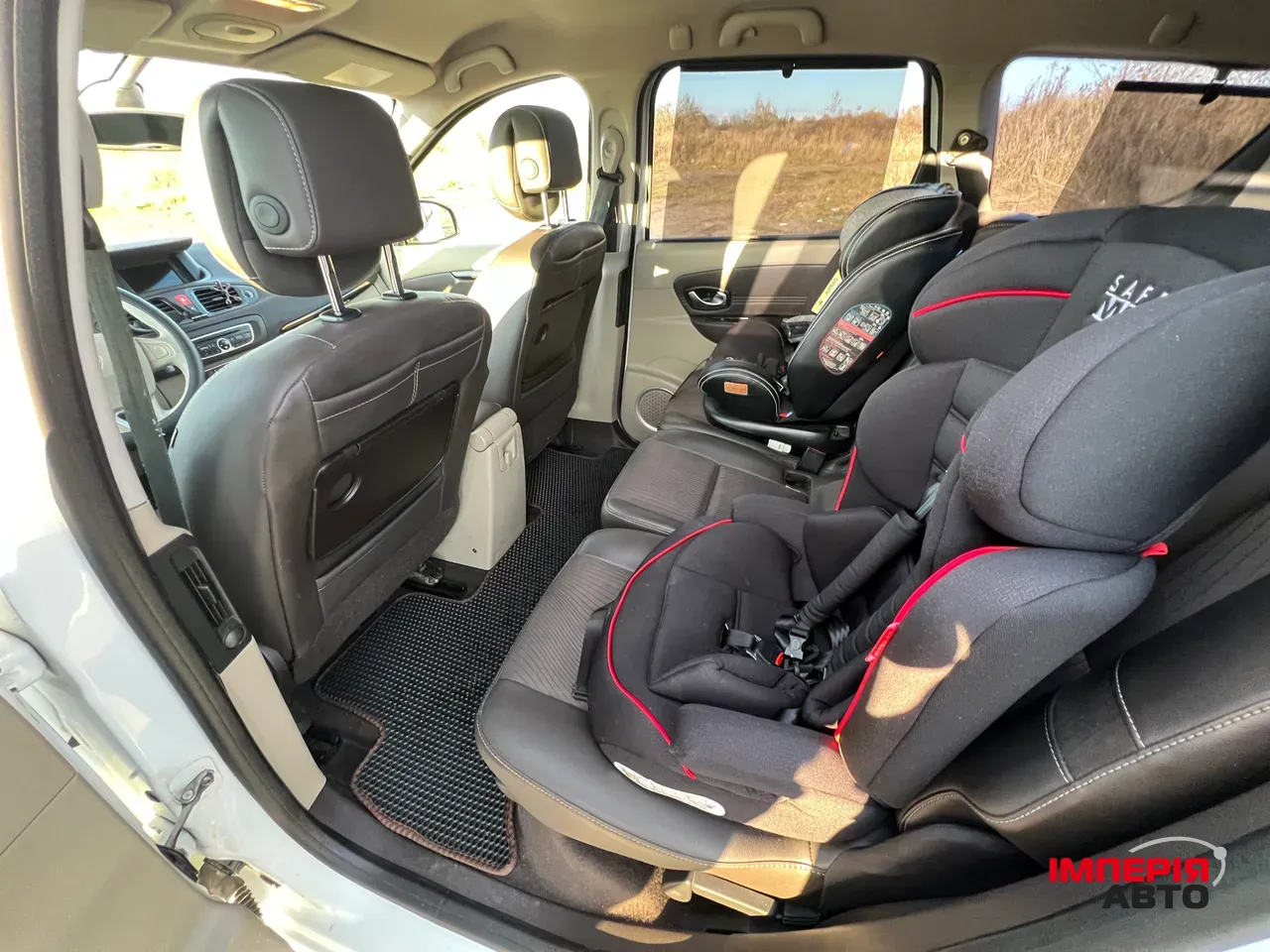 Renault Scenic - фото 15