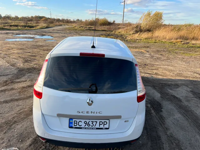 Renault Scenic - фото 4