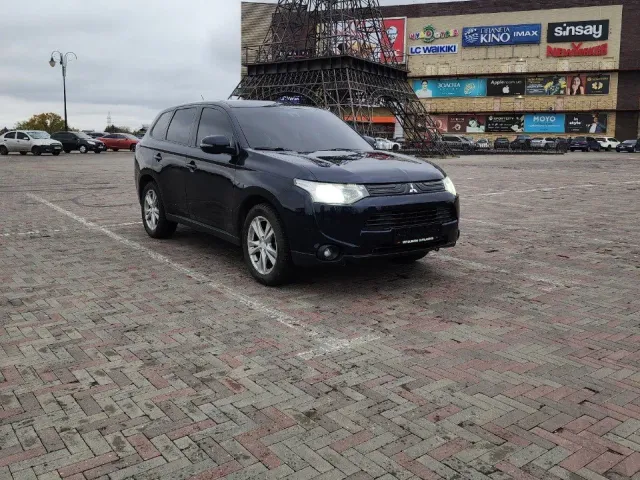 Mitsubishi Outlander - фото 2