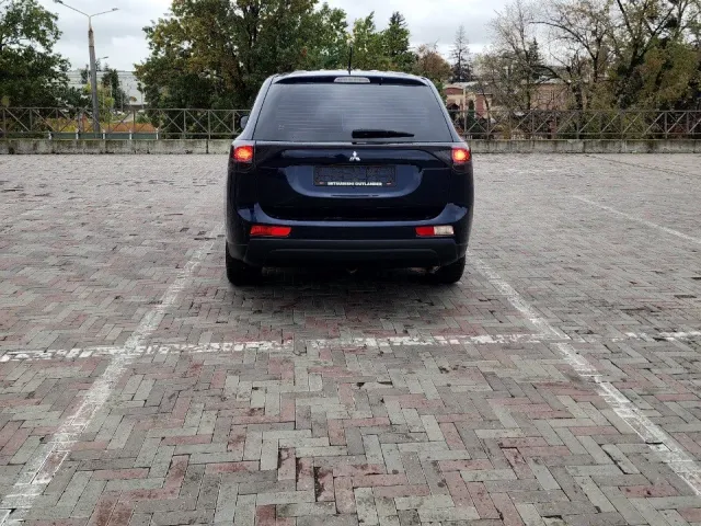 Mitsubishi Outlander - фото 5