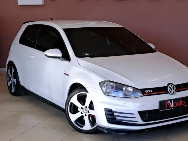Volkswagen Golf GTI - фото 4