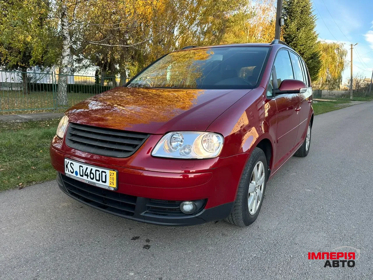 Volkswagen Touran - фото 1