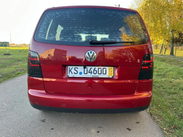 Volkswagen Touran - фото 4