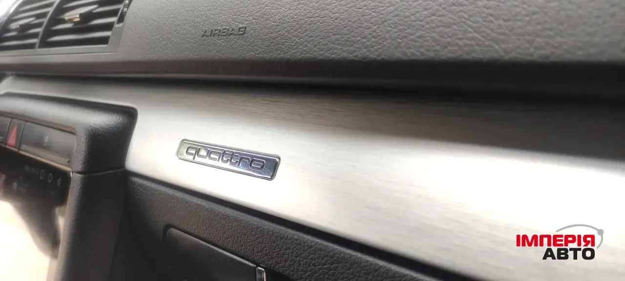 Audi A4 - фото 12