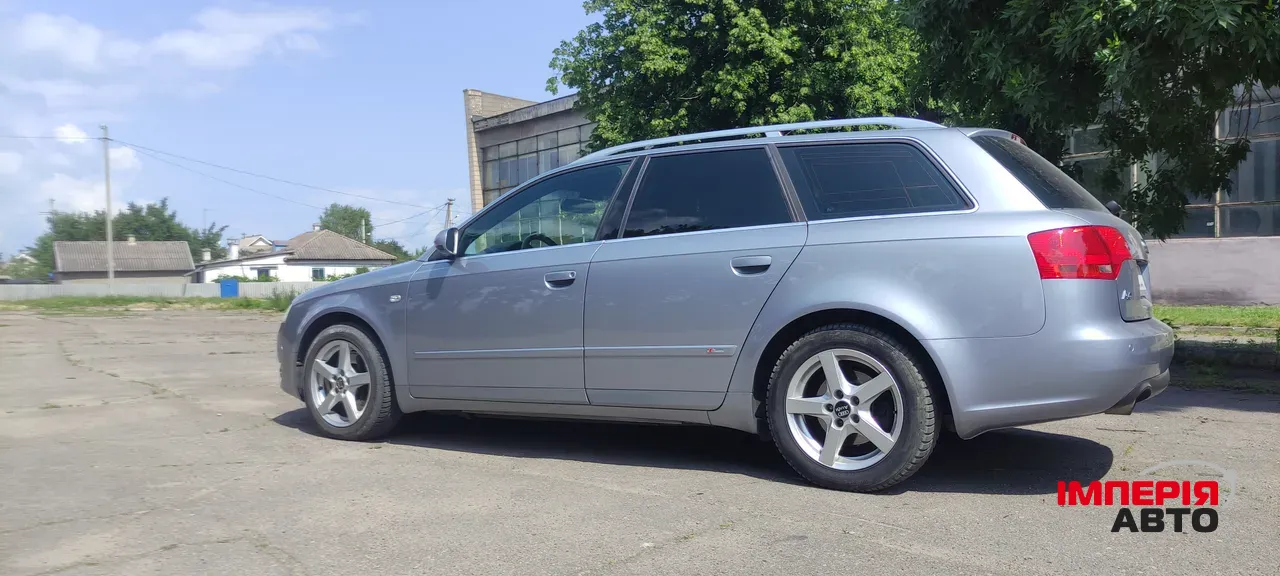 Audi A4 - фото 6