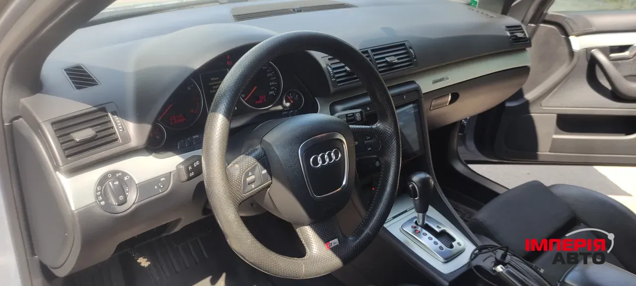 Audi A4 - фото 10