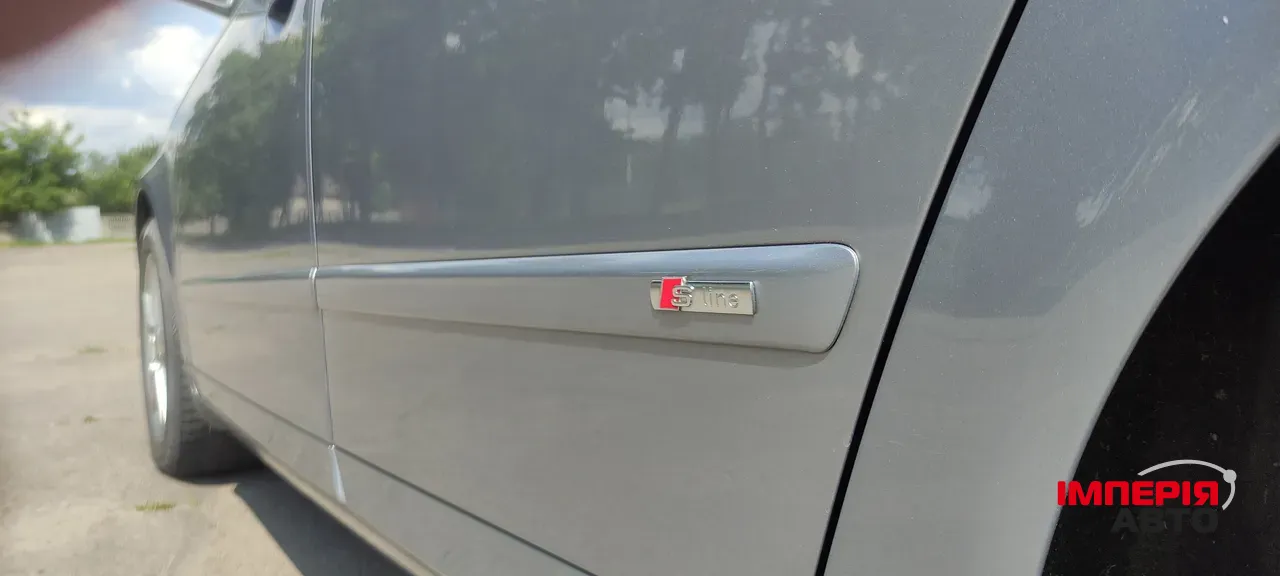 Audi A4 - фото 8