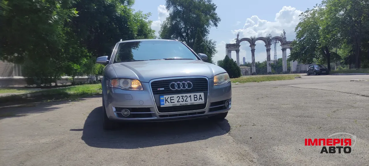 Audi A4 - фото 1