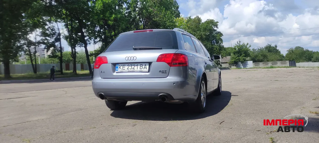 Audi A4 - фото 4