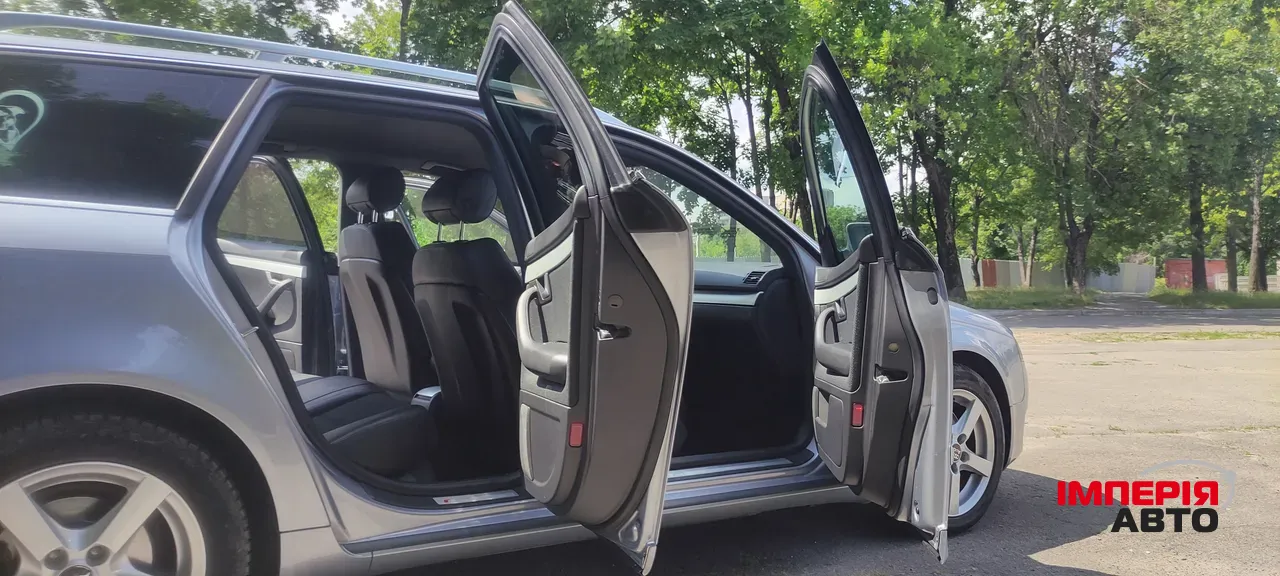 Audi A4 - фото 7