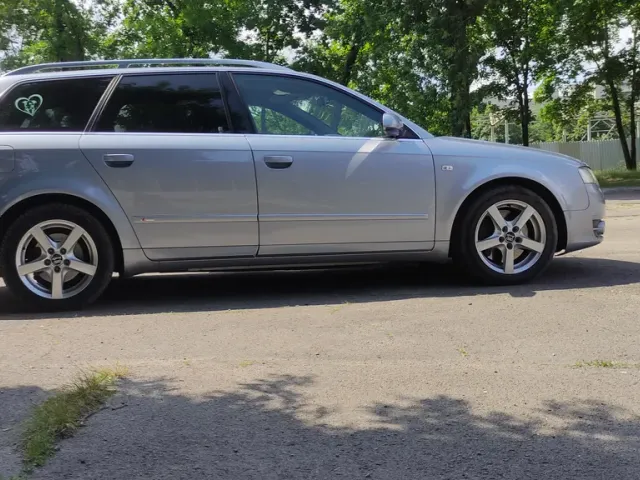 Audi A4 - фото 3