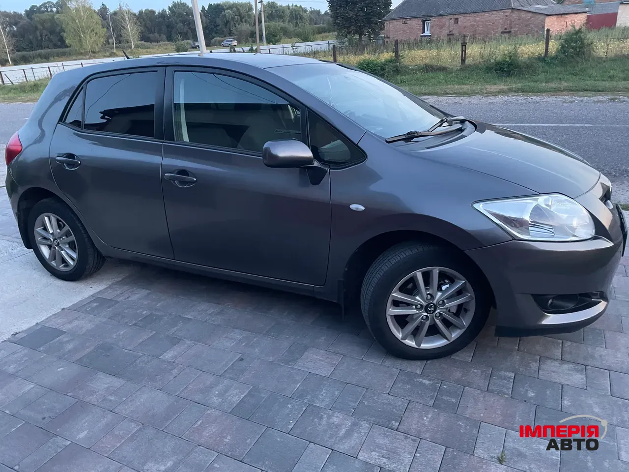 Toyota Auris - фото 8