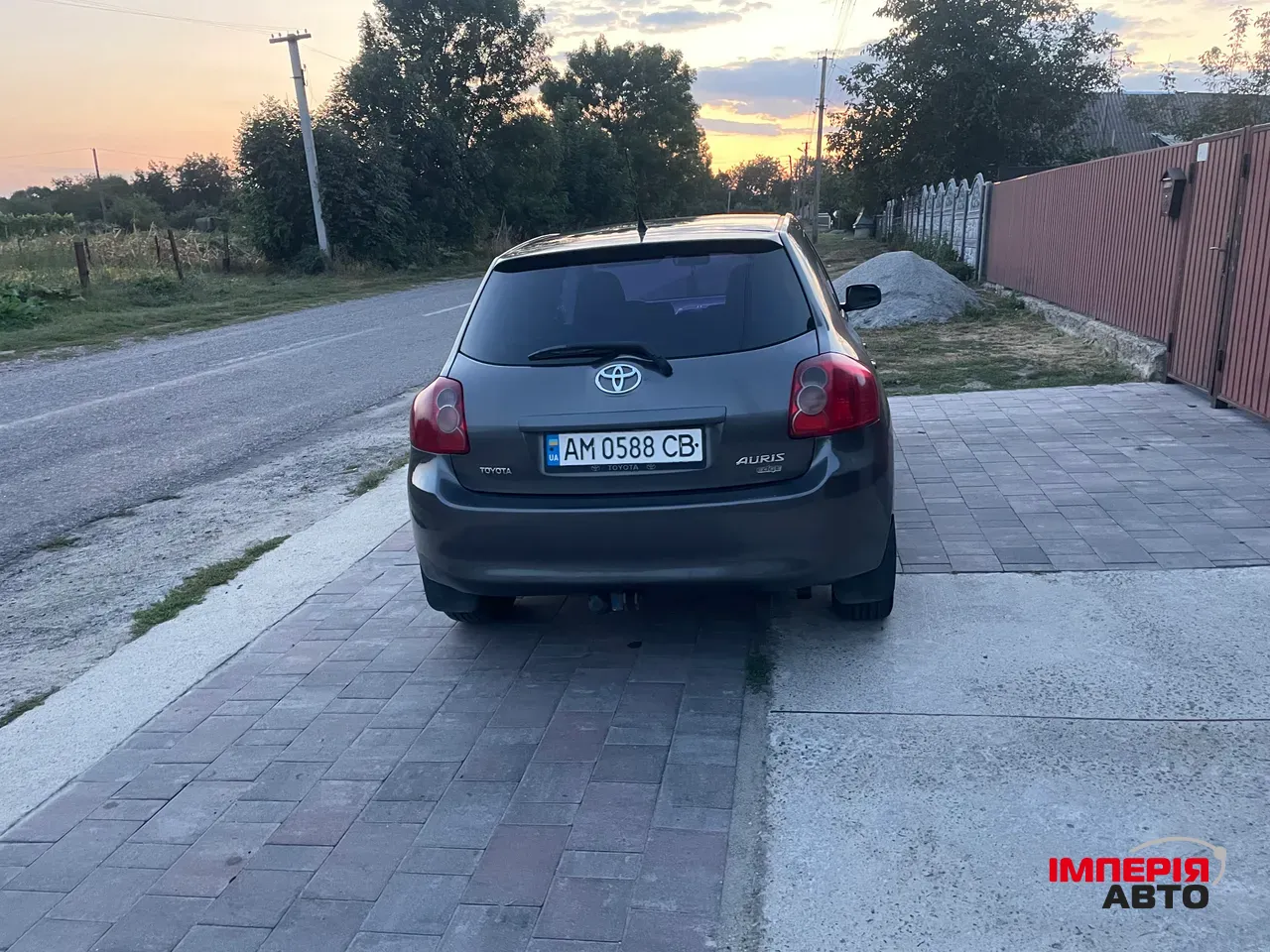 Toyota Auris - фото 4