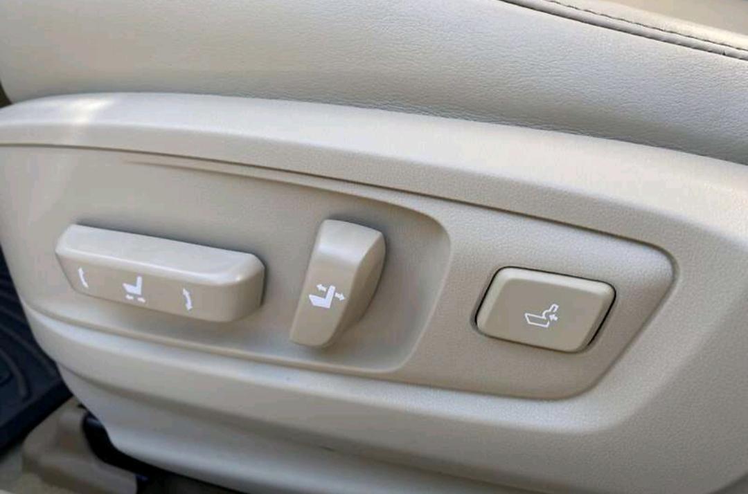 Lexus ES - фото 13