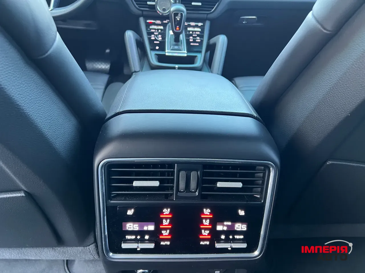 Porsche Cayenne - фото 32