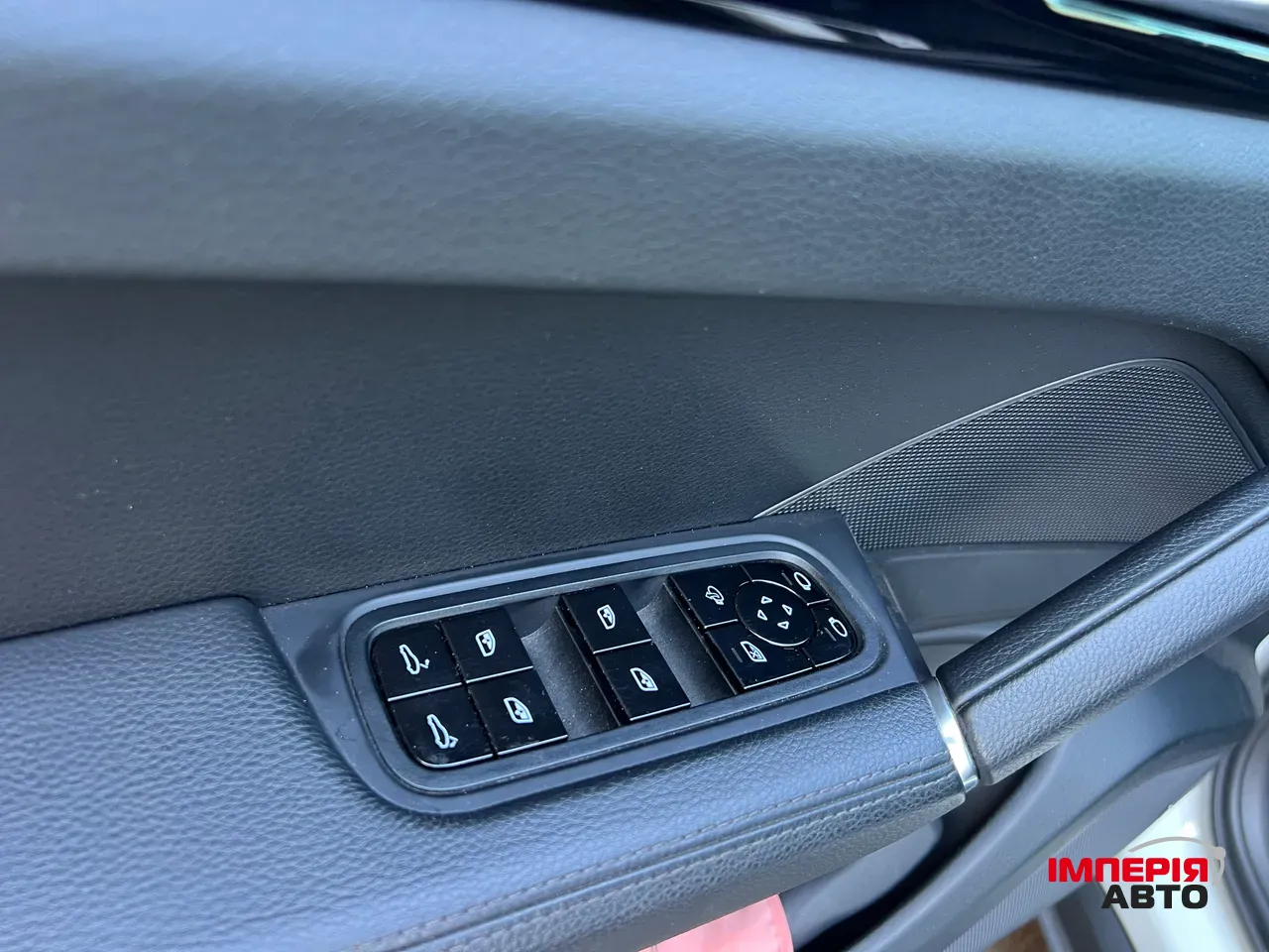 Porsche Cayenne - фото 13