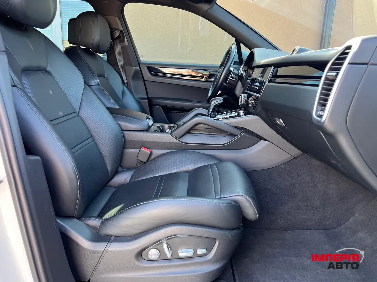 Porsche Cayenne - фото 33