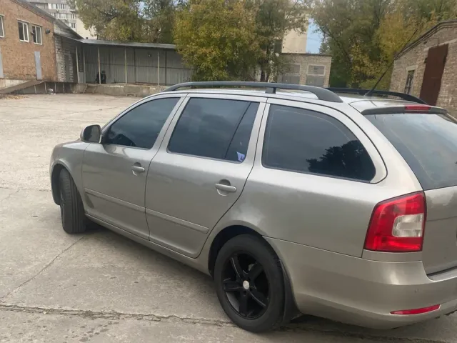Skoda Octavia - фото 2