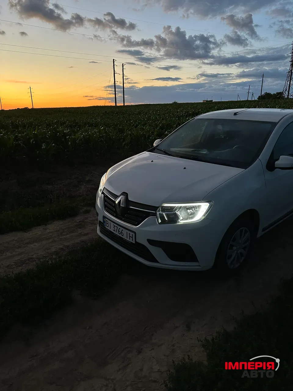 Renault Logan - фото 1