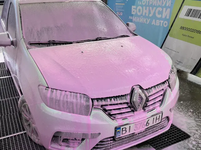 Renault Logan - фото 3