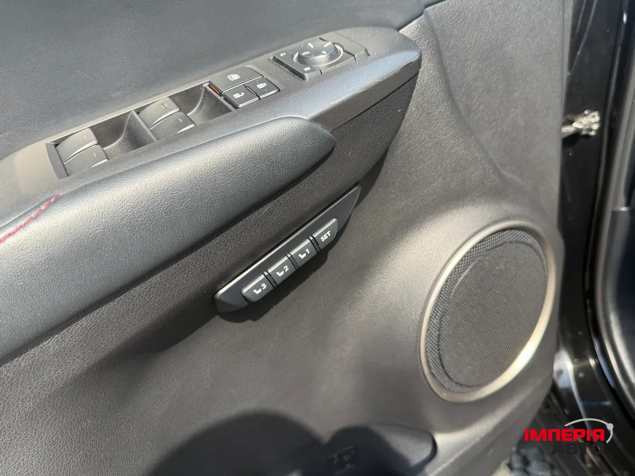 Lexus NX - фото 12