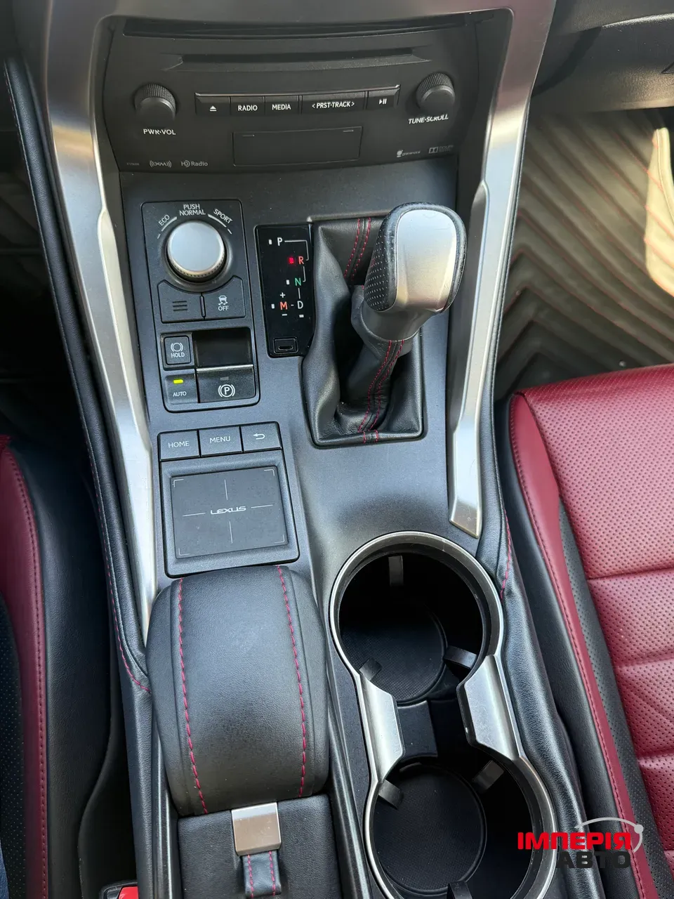 Lexus NX - фото 15