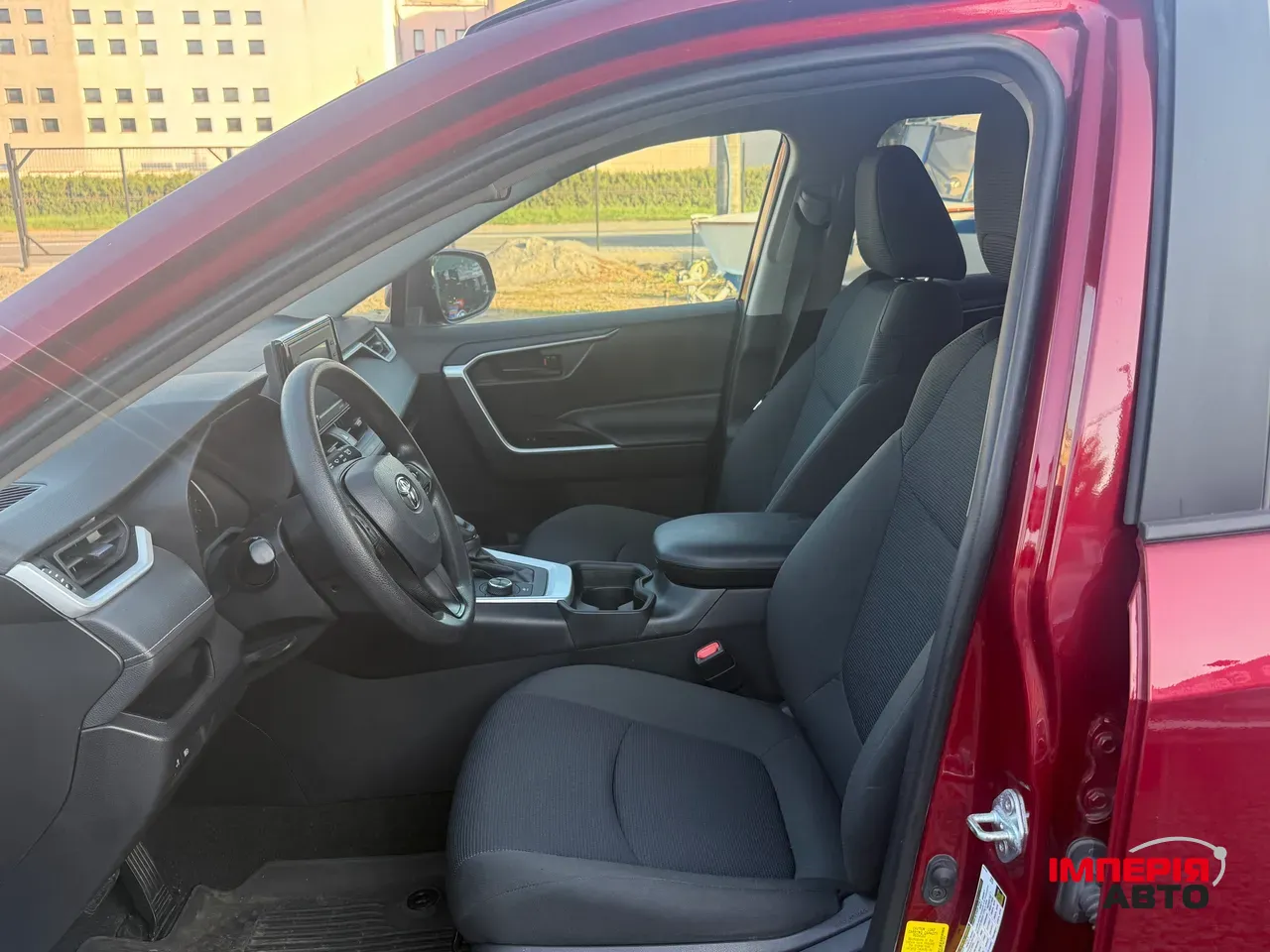 Toyota RAV4 - фото 10