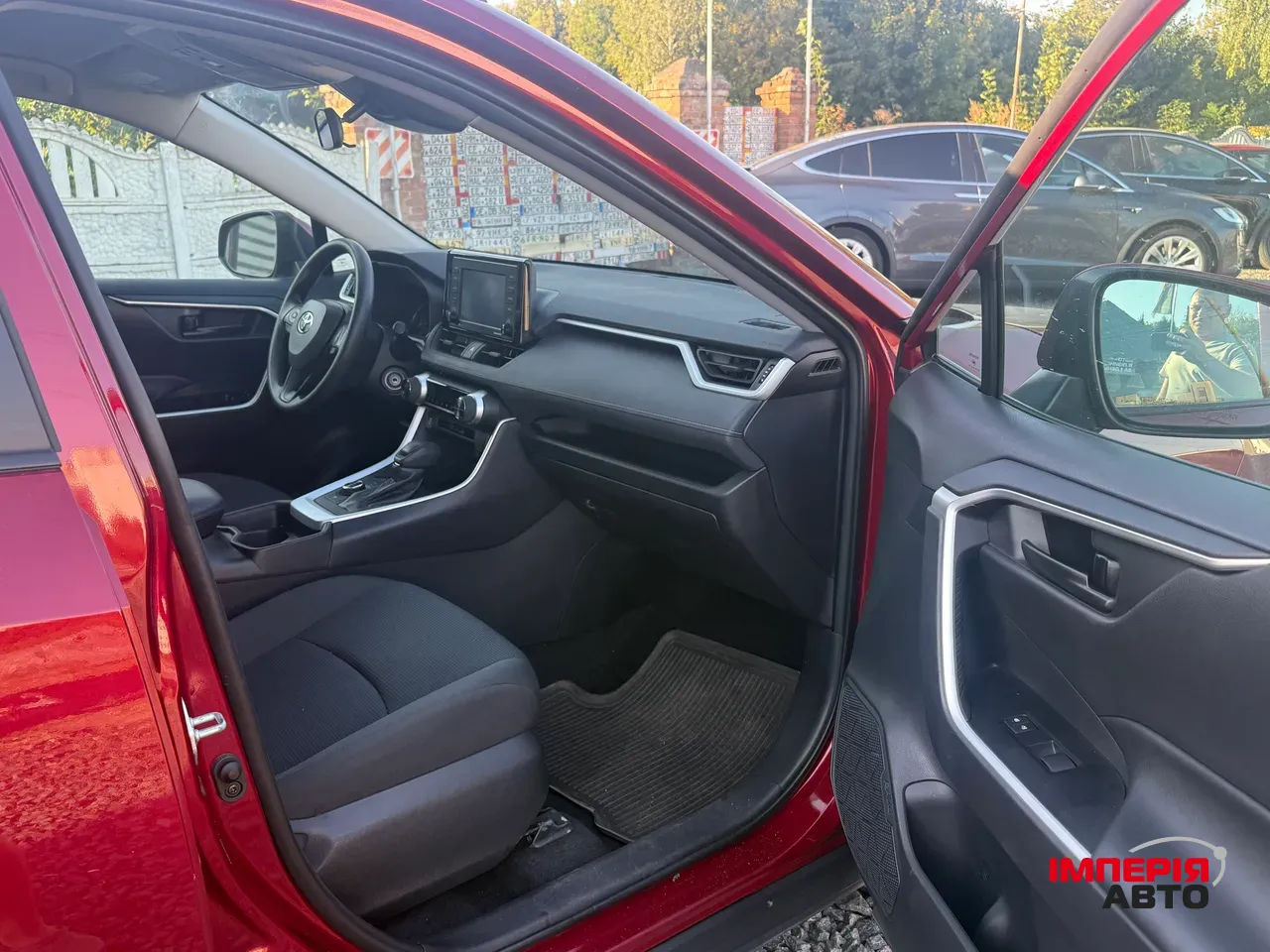 Toyota RAV4 - фото 7