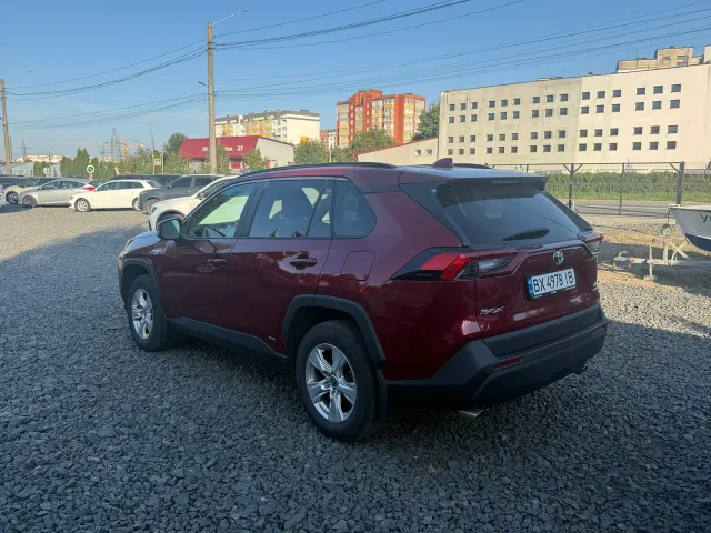 Toyota RAV4 - фото 3