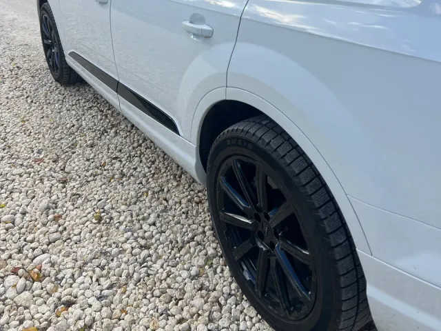 Audi Q7 - фото 3