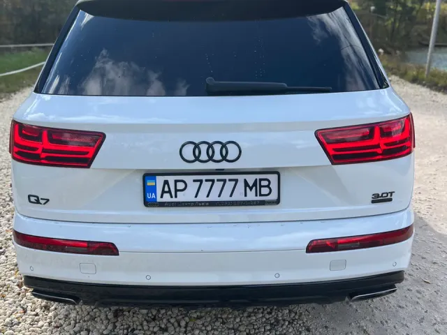 Audi Q7 - фото 5