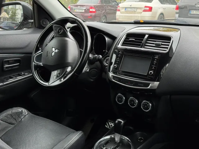 Mitsubishi Outlander Sport - фото 3