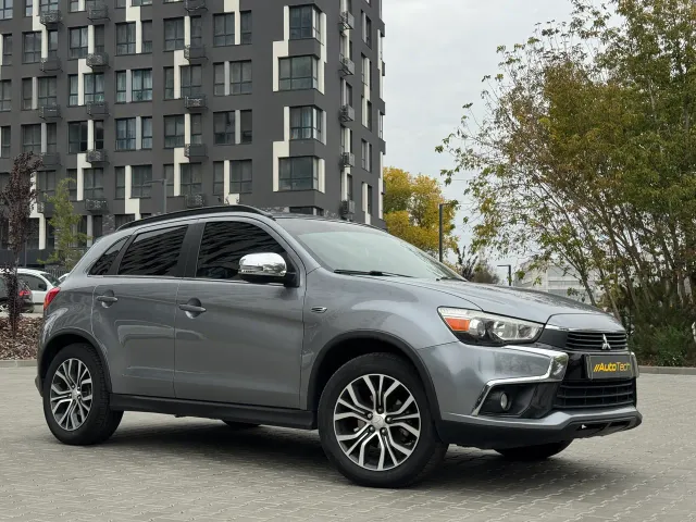 Mitsubishi Outlander Sport - фото 1