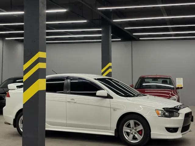 Mitsubishi Lancer - фото 2
