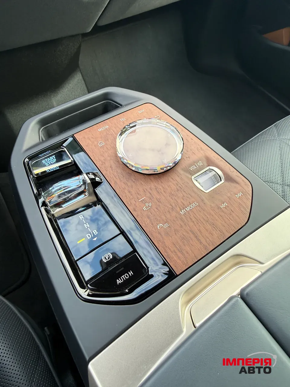 BMW iX - фото 30