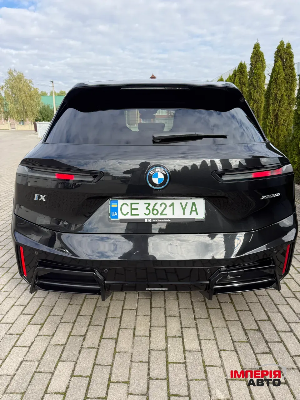 BMW iX - фото 13