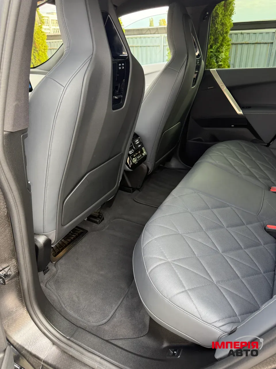 BMW iX - фото 17